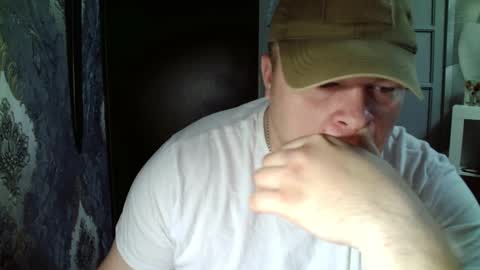 basi_look online show from February 14, 6:45 am