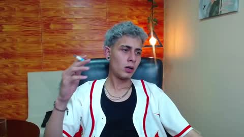 Bastian online show from December 17, 5:18 am