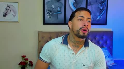 Snapshot of bastian_jones1 chatting on January 3, 8:22 pm bastian_jones1 online show from January 3, 8:22 pm