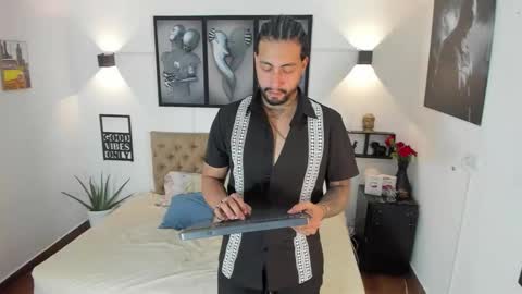 Snapshot of bastian_jones1 chatting on October 19, 6:49 am bastian_jones1 online show from October 19, 6:49 am
