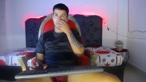 Snapshot of bastian_jonnes chatting on October 18, 4:50 am Bastian online show from October 18, 4:50 am