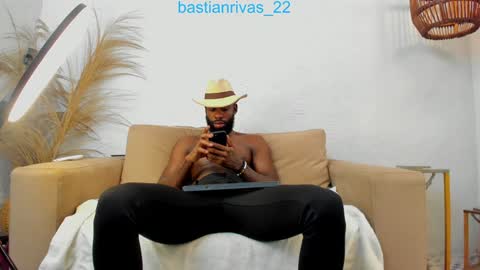 Snapshot of bastianrivas chatting on January 19, 4:01 am Bastian. online show from January 19, 4:01 am