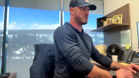 batman25326 online show from February 11, 9:46 pm