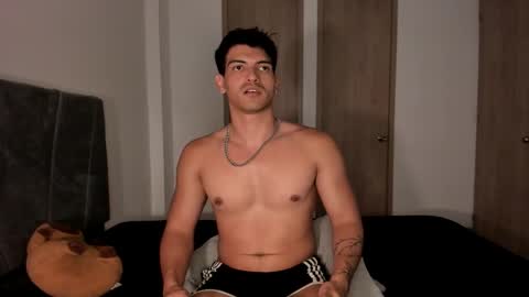 Snapshot of bbbeachboy chatting on September 21, 12:00 am Valentino online show from September 21, 12:00 am