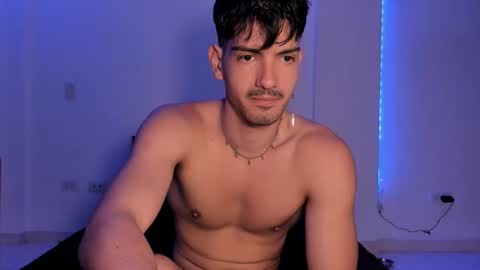 Snapshot of bbbeachboy chatting on December 6, 6:28 pm Valentino online show from December 6, 6:28 pm