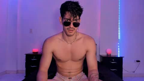 Snapshot of bbbeachboy chatting on January 5, 9:03 pm Valentino online show from January 5, 9:03 pm