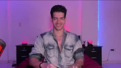 Snapshot of bbbeachboy chatting on March 2, 1:04 am Valentino online show from March 2, 1:04 am