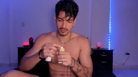 Snapshot of bbbeachboy chatting on January 10, 6:49 pm Valentino online show from January 10, 6:49 pm