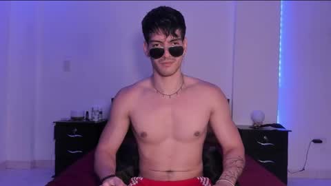 Snapshot of bbbeachboy chatting on February 17, 9:30 pm Valentino online show from February 17, 9:30 pm