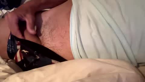 Snapshot of beachguy469 chatting on February 10, 3:57 am BeachGuy online show from February 10, 3:57 am