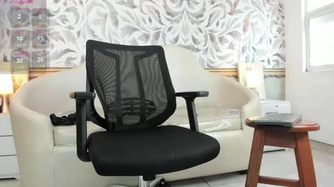 bear_mao_ online show from April 1, 1:41 pm