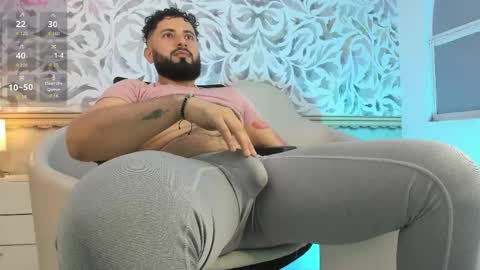 bear_mao_ online show from April 15, 11:54 am