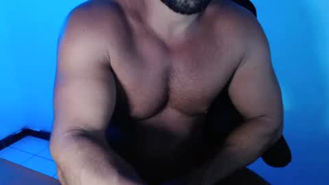 Snapshot of beard_top_guy chatting on January 21, 10:41 pm Beard Guy online show from January 21, 10:41 pm