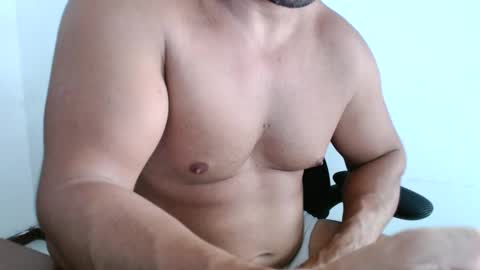Snapshot of beard_top_guy chatting on December 18, 2:06 pm Beard Guy online show from December 18, 2:06 pm