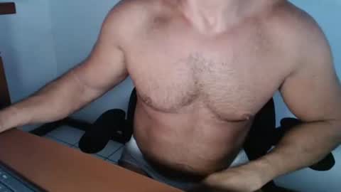 Snapshot of beard_top_guy chatting on February 5, 12:49 pm Beard Guy online show from February 5, 12:49 pm
