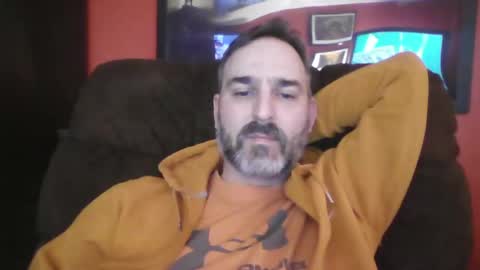 Snapshot of beardedambition chatting on February 2, 3:54 am beardedambition online show from February 2, 3:54 am