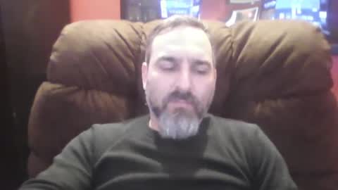 Snapshot of beardedambition chatting on December 24, 6:39 pm beardedambition online show from December 24, 6:39 pm