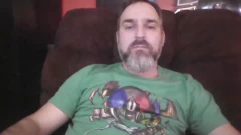 Snapshot of beardedambition chatting on December 15, 3:56 am beardedambition online show from December 15, 3:56 am