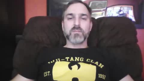 Snapshot of beardedambition chatting on January 11, 3:55 am beardedambition online show from January 11, 3:55 am
