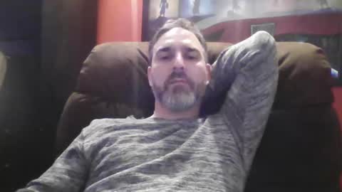Snapshot of beardedambition chatting on March 11, 9:59 pm beardedambition online show from March 11, 9:59 pm