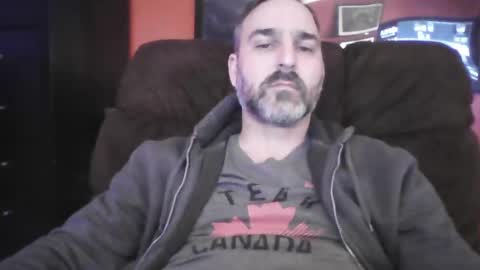 Snapshot of beardedambition chatting on January 27, 10:16 pm beardedambition online show from January 27, 10:16 pm