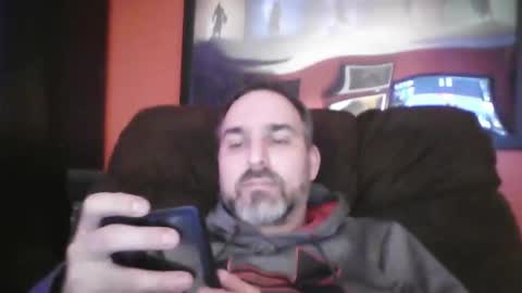 Snapshot of beardedambition chatting on January 10, 12:27 am beardedambition online show from January 10, 12:27 am