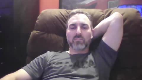 Snapshot of beardedambition chatting on January 9, 12:57 am beardedambition online show from January 9, 12:57 am