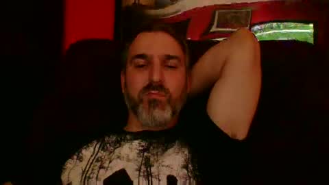 Snapshot of beardedambition chatting on September 16, 12:55 am beardedambition online show from September 16, 12:55 am
