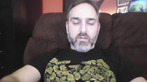 Snapshot of beardedambition chatting on February 28, 4:54 am beardedambition online show from February 28, 4:54 am