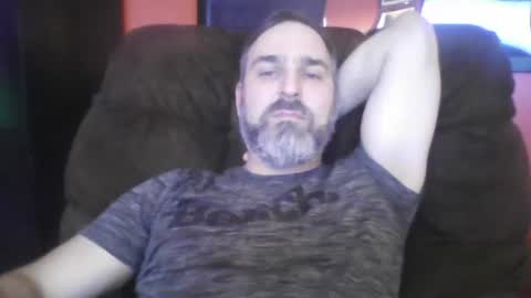 Snapshot of beardedambition chatting on December 10, 12:34 am beardedambition online show from December 10, 12:34 am