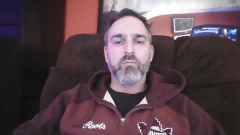 Snapshot of beardedambition chatting on March 12, 11:01 pm beardedambition online show from March 12, 11:01 pm