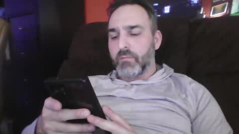 Snapshot of beardedambition chatting on March 1, 7:26 pm beardedambition online show from March 1, 7:26 pm