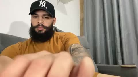 Snapshot of beardmax chatting on October 17, 6:50 am Min online show from October 17, 6:50 am