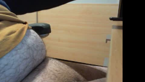 Snapshot of belgianfatcock chatting on January 19, 8:39 am belgianfatcock online show from January 19, 8:39 am