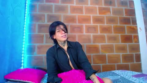 Snapshot of bellamy_094 chatting on October 7, 7:18 pm bellamy_094 online show from October 7, 7:18 pm