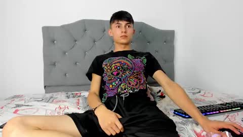 Snapshot of benavides_anthony chatting on December 5, 3:26 am Anthony online show from December 5, 3:26 am
