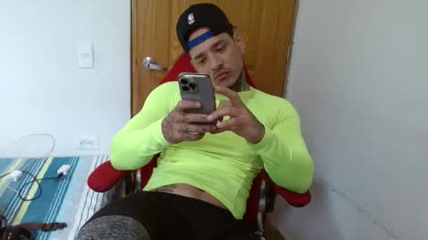 Snapshot of benjamin_isaac chatting on September 27, 12:58 pm benjamin_isaac online show from September 27, 12:58 pm