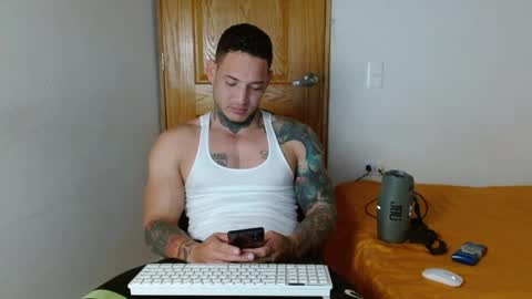 Snapshot of benjamin_isaac chatting on December 29, 12:41 am benjamin_isaac online show from December 29, 12:41 am