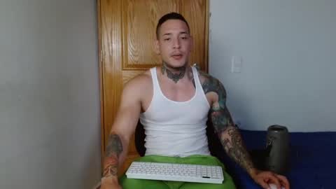 Snapshot of benjamin_isaac chatting on December 3, 10:51 pm benjamin_isaac online show from December 3, 10:51 pm