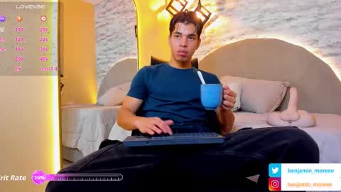 Snapshot of benjamin_more chatting on September 27, 11:19 am BENJAMIN online show from September 27, 11:19 am