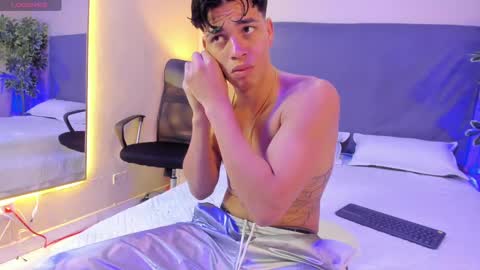 Snapshot of benjamin_more chatting on February 13, 12:57 am BENJAMIN online show from February 13, 12:57 am