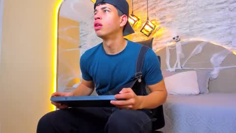 BENJAMIN online show from October 25, 12:07 pm