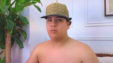 bennett_alejoo online show from March 7, 9:56 pm