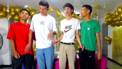 Snapshot of benz_boys chatting on January 9, 12:19 pm benz boys online show from January 9, 12:19 pm