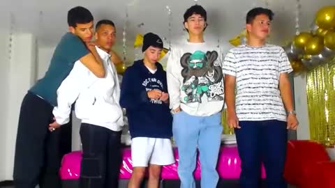 Snapshot of benz_boys chatting on January 27, 12:16 pm benz boys online show from January 27, 12:16 pm
