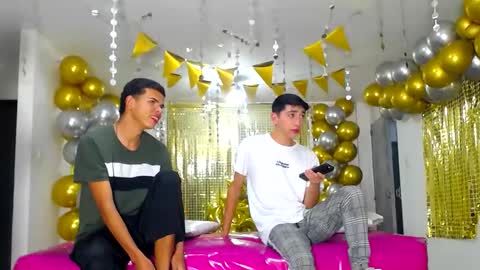 Snapshot of benz_boys chatting on January 20, 12:07 pm benz boys online show from January 20, 12:07 pm