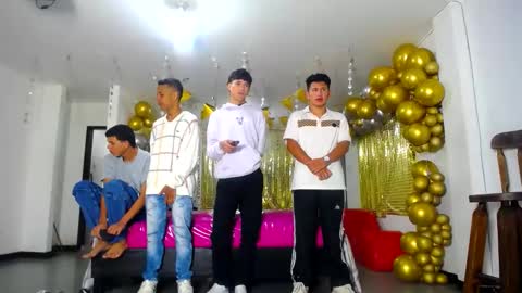 Snapshot of benz_boys chatting on January 26, 12:11 pm benz boys online show from January 26, 12:11 pm