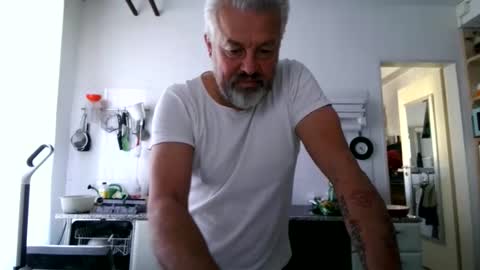 Martin online show from November 8, 9:23 am