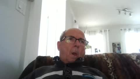 bernard1102 online show from November 17, 7:50 pm