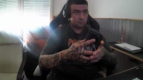 berto3389 online show from June 8, 5:36 pm
